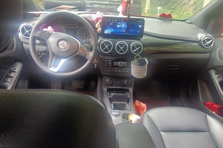 Used Mercedes-Benz B-Class 2012 B 180 Center Console