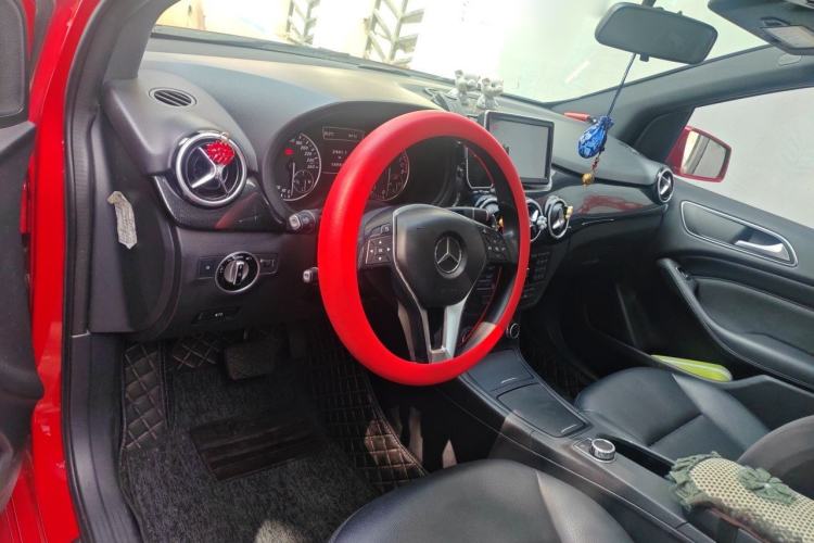 Used Mercedes-Benz B-Class 2012 B 180 Center Console