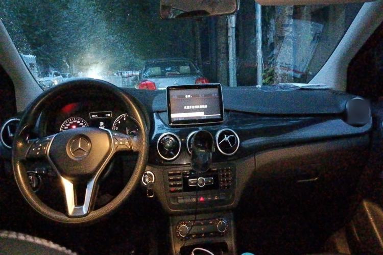 Used Mercedes-Benz B-Class 2012 B 180 Center Console