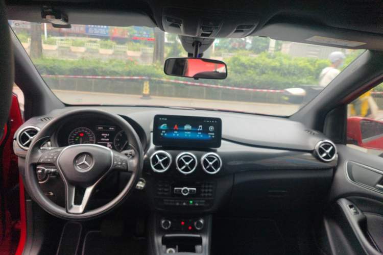 Used Mercedes-Benz B-Class 2012 B 180 Center Console