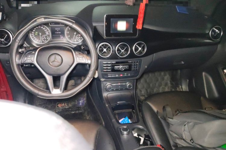Used Mercedes-Benz B-Class 2012 B 180 Center Console