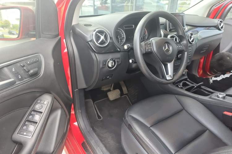 Used Mercedes-Benz B-Class 2012 B 180 Driver Seat
