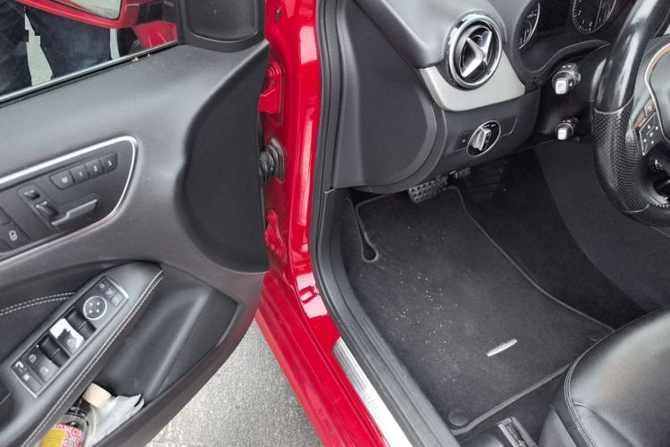Used Mercedes-Benz B-Class 2012 B 200 Driver Seat
