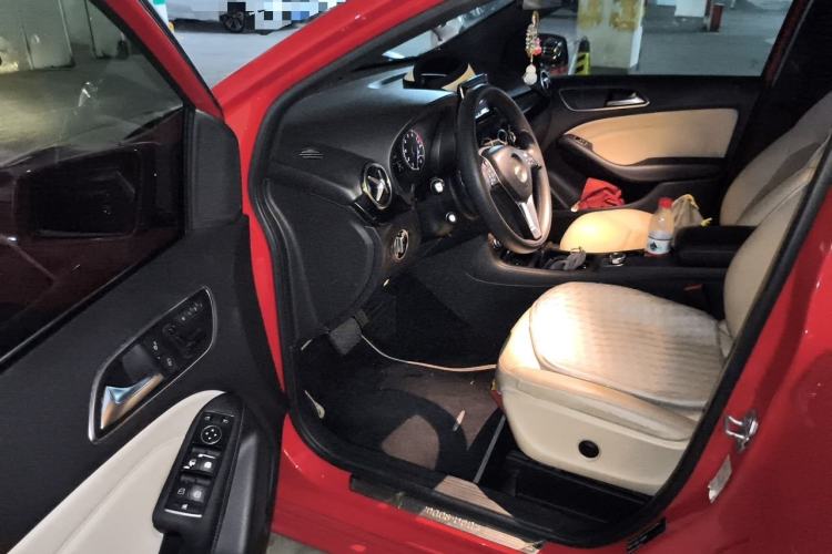 Used Mercedes-Benz B-Class 2012 B 180 Driver Seat