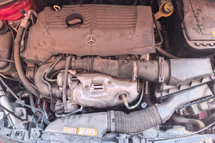 Used Mercedes-Benz B-Class 2012 B 180 Engine Bay