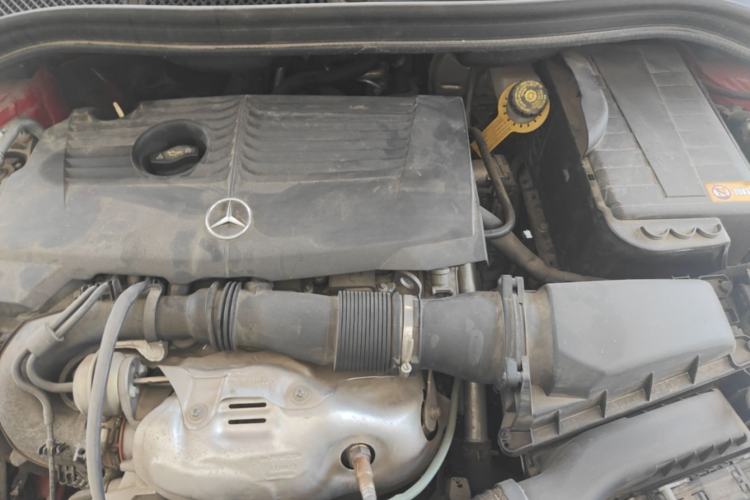 Used Mercedes-Benz B-Class 2012 B 200 Engine Bay