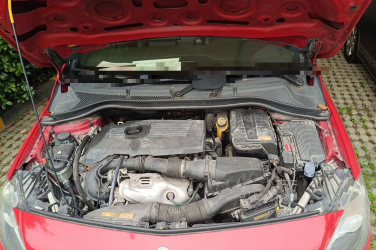 Used Mercedes-Benz B-Class 2012 B 180 Engine Bay