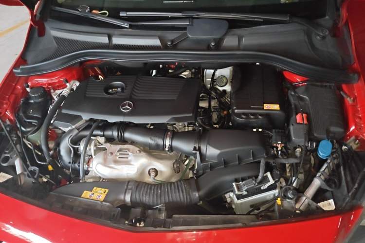 Used Mercedes-Benz B-Class 2012 B 180 Engine Bay