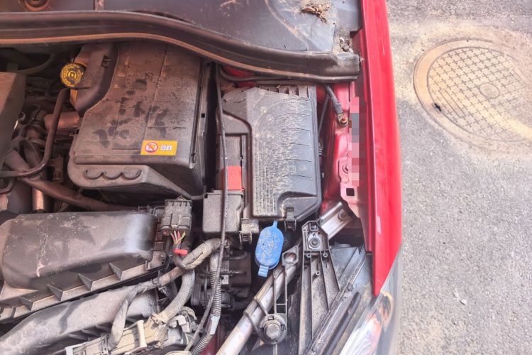 Used Mercedes-Benz B-Class 2012 B 180 Engine Bay Left