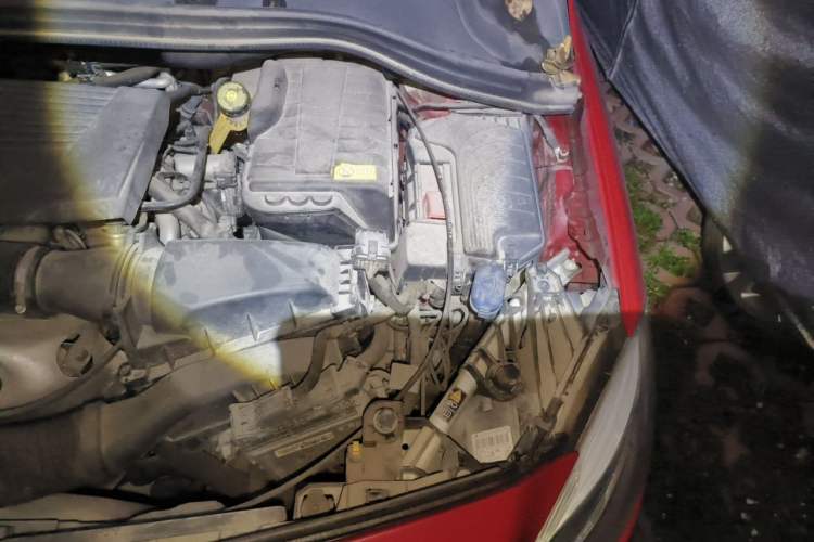 Used Mercedes-Benz B-Class 2012 B 200 Engine Bay Left