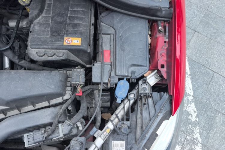 Used Mercedes-Benz B-Class 2012 B 200 Engine Bay Left
