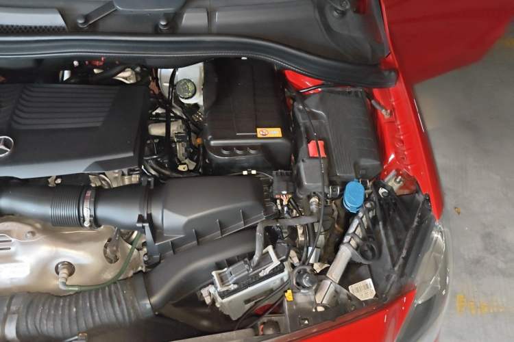 Used Mercedes-Benz B-Class 2012 B 180 Engine Bay Left