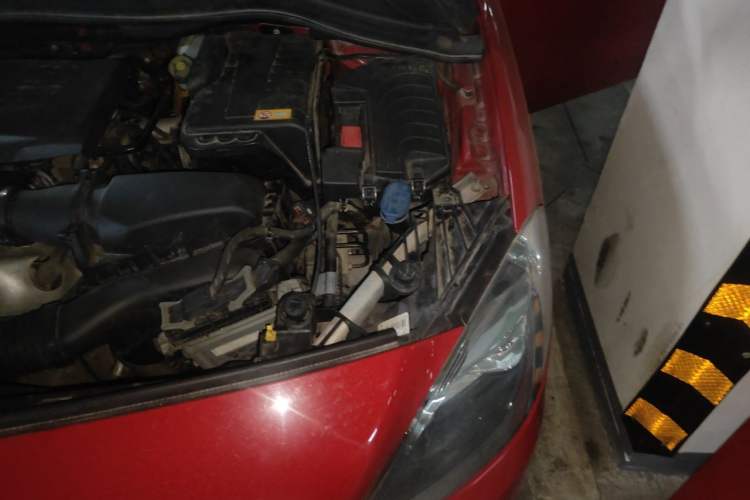 Used Mercedes-Benz B-Class 2012 B 180 Engine Bay Left