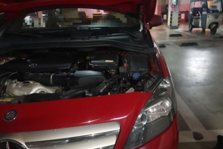 Used Mercedes-Benz B-Class 2012 B 180 Engine Bay Left