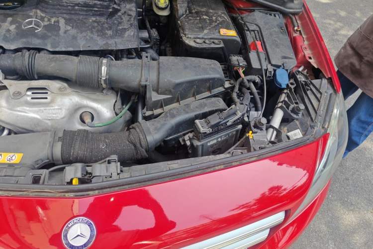 Used Mercedes-Benz B-Class 2012 B 180 Engine Bay Left