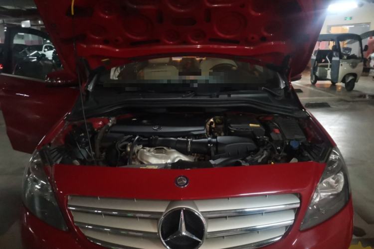 Used Mercedes-Benz B-Class 2012 B 180 Engine Bay