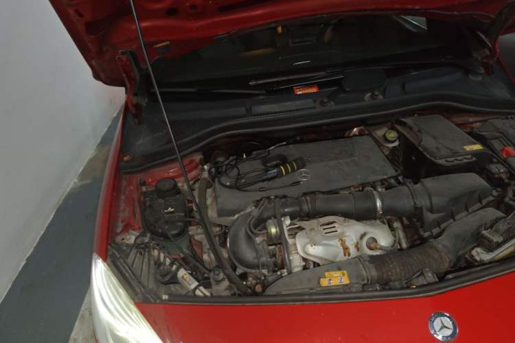 Used Mercedes-Benz B-Class 2012 B 200 Engine Bay Right
