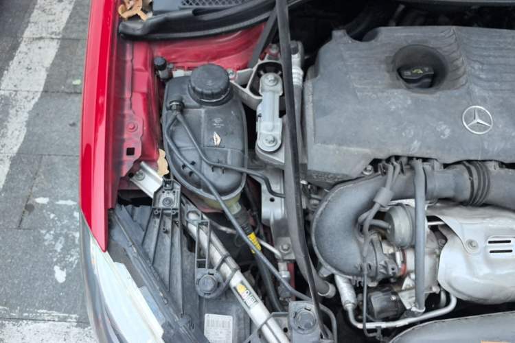 Used Mercedes-Benz B-Class 2012 B 200 Engine Bay Right