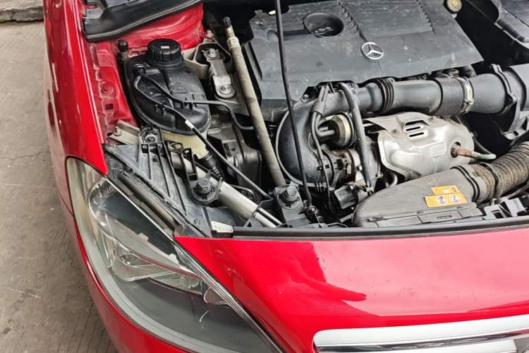 Used Mercedes-Benz B-Class 2012 B 180 Engine Bay Right