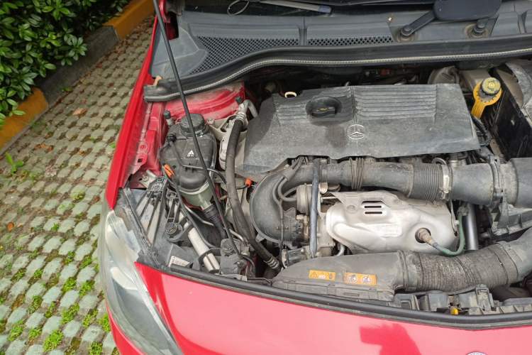 Used Mercedes-Benz B-Class 2012 B 180 Engine Bay Right