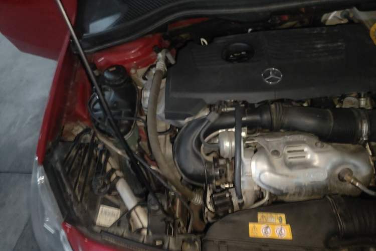 Used Mercedes-Benz B-Class 2012 B 180 Engine Bay Right