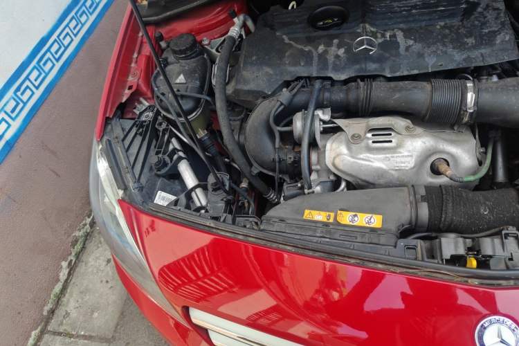 Used Mercedes-Benz B-Class 2012 B 180 Engine Bay Right