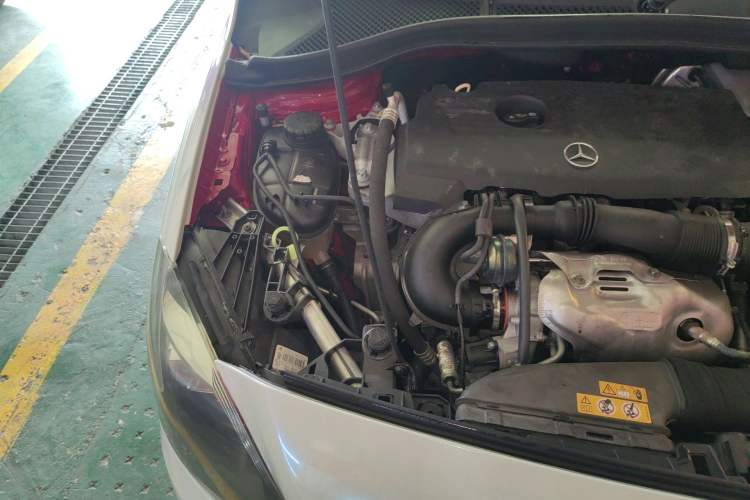 Used Mercedes-Benz B-Class 2012 B 180 Engine Bay Right