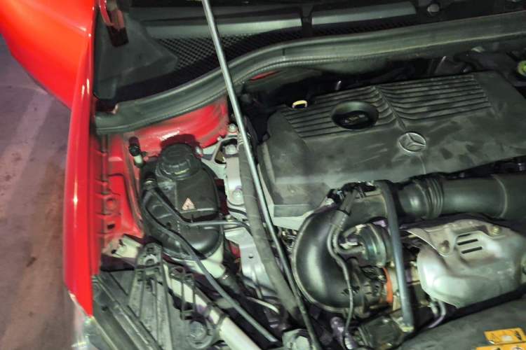 Used Mercedes-Benz B-Class 2012 B 180 Engine Bay Right