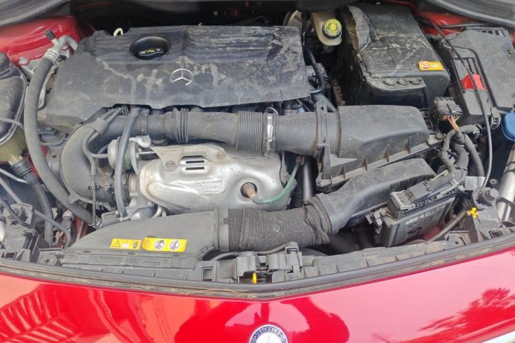 Used Mercedes-Benz B-Class 2012 B 180 Engine Bay