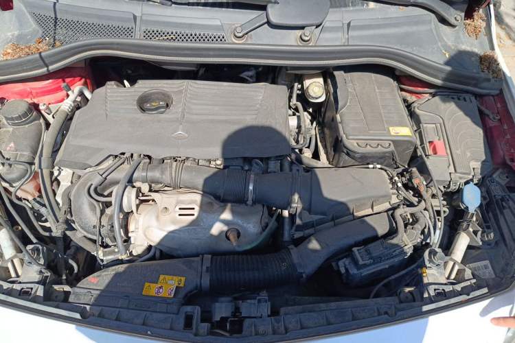 Used Mercedes-Benz B-Class 2012 B 180 Engine Bay