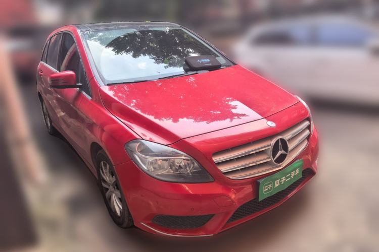 Used Mercedes-Benz B-Class 2012 B 180 Front Right 45 Deg