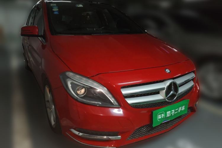 Used Mercedes-Benz B-Class 2012 B 200 Front Right 45 Deg