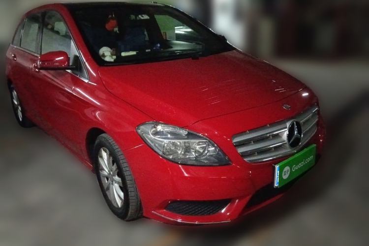 Used Mercedes-Benz B-Class 2012 B 180 Front Right 45 Deg