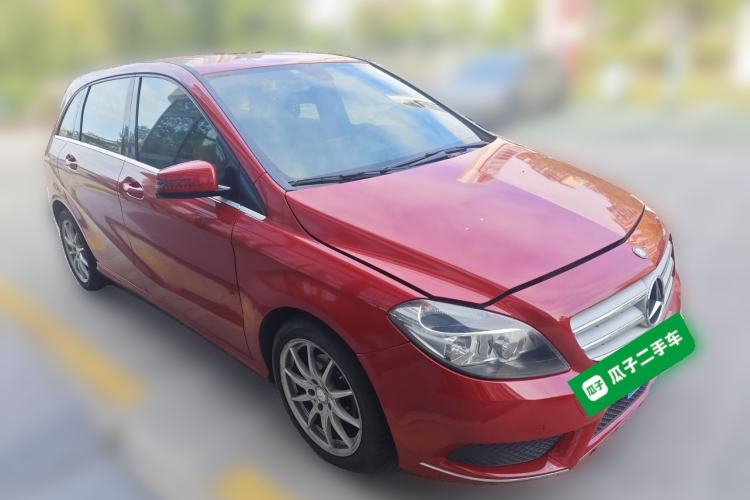 Used Mercedes-Benz B-Class 2012 B 180 Front Right 45 Deg