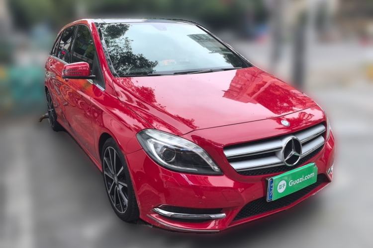 Used Mercedes-Benz B-Class 2012 B 200 Front Right 45 Deg