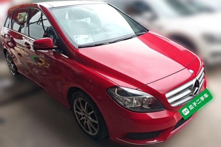 Used Mercedes-Benz B-Class 2012 B 180 Front Right 45 Deg