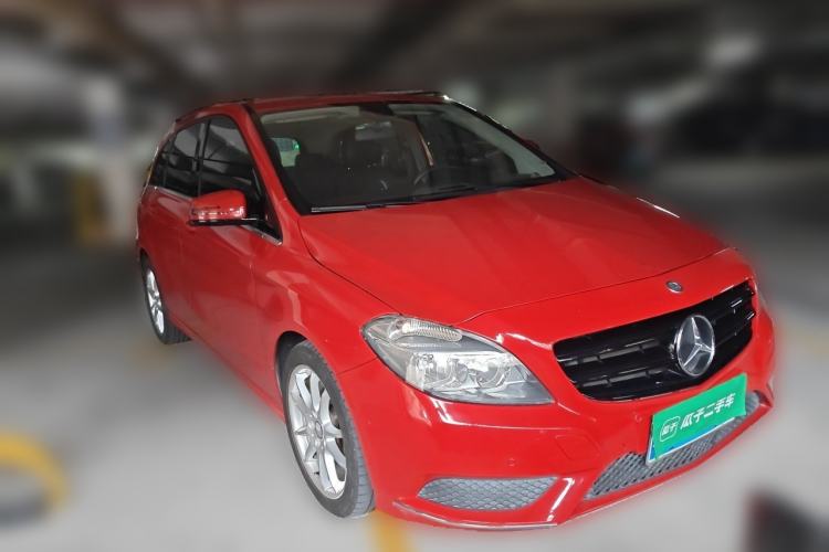 Used Mercedes-Benz B-Class 2012 B 180 Front Right 45 Deg