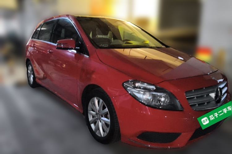 Used Mercedes-Benz B-Class 2012 B 180 Front Right 45 Deg