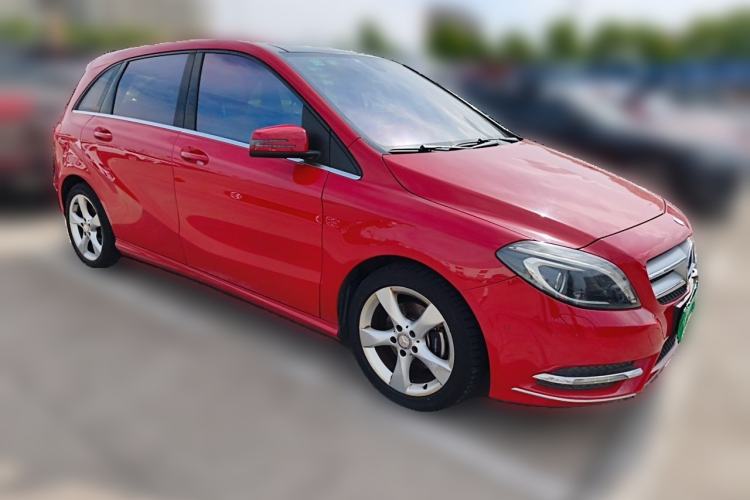 Used Mercedes-Benz B-Class 2012 B 200 Front Right 45 Deg