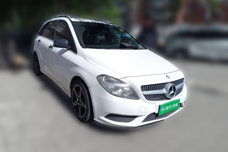 Used Mercedes-Benz B-Class 2012 B 180 Front Right 45 Deg