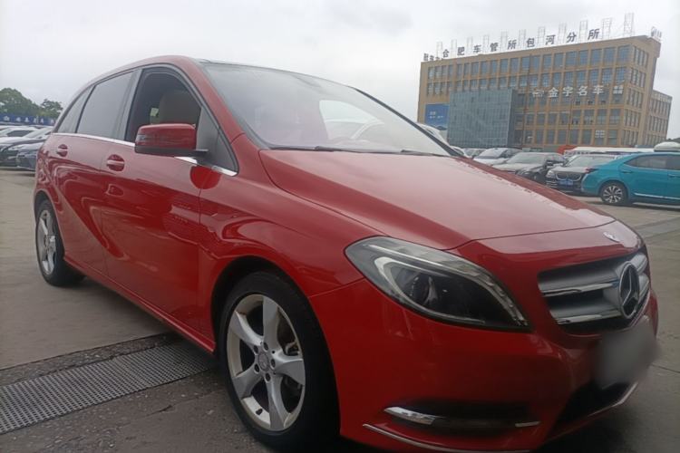 Used Mercedes-Benz B-Class 2012 B 200 Front Right 45 Deg