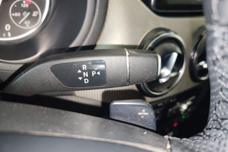 Used Mercedes-Benz B-Class 2012 B 200 Gear Lever