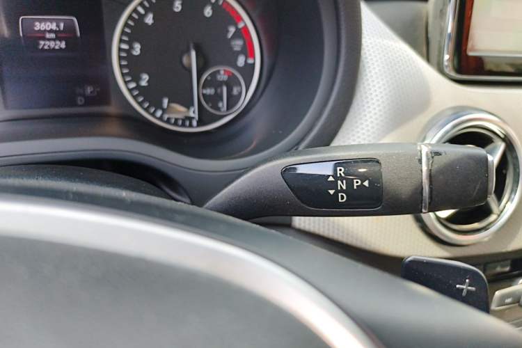 Used Mercedes-Benz B-Class 2012 B 200 Gear Lever