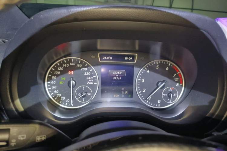 Used Mercedes-Benz B-Class 2012 B 200 Instrument Cluster