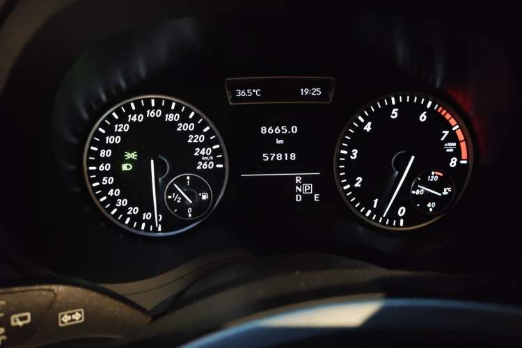 Used Mercedes-Benz B-Class 2012 B 180 Instrument Cluster