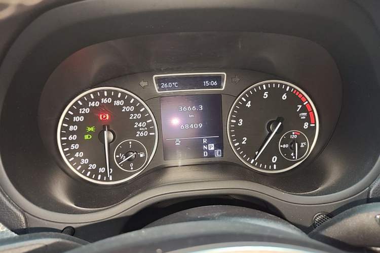 Used Mercedes-Benz B-Class 2012 B 200 Instrument Cluster