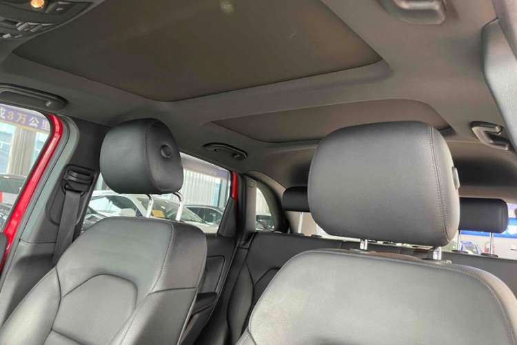 Used Mercedes-Benz B-Class 2012 B 180 Interior 10
