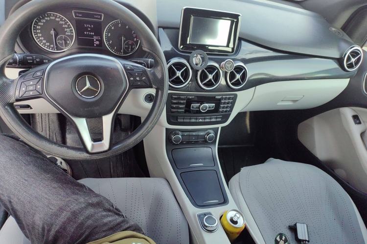 Used Mercedes-Benz B-Class 2012 B 180 Interior 2
