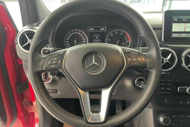 Used Mercedes-Benz B-Class 2012 B 180 Interior 2
