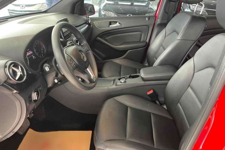Used Mercedes-Benz B-Class 2012 B 180 Interior 4